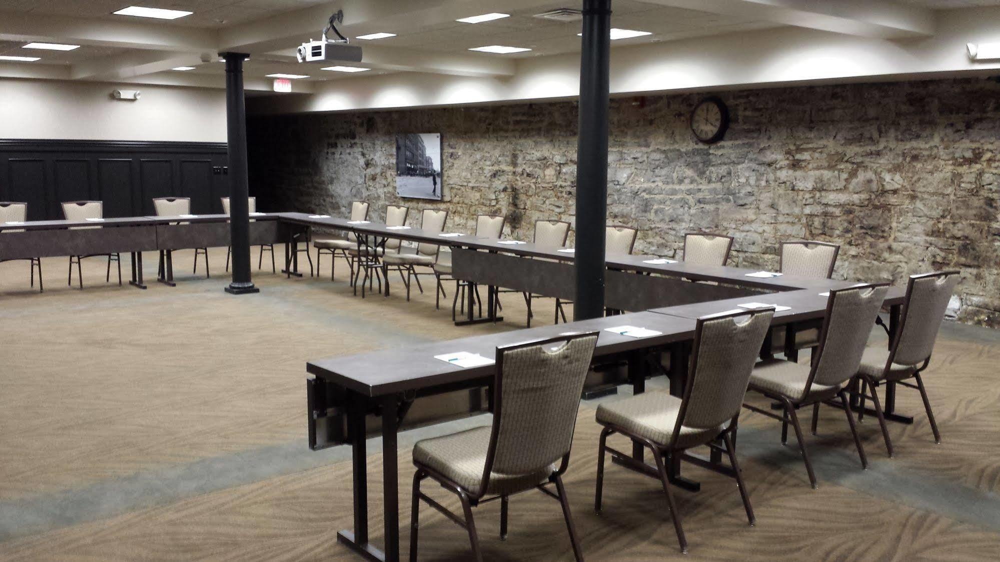 Homewood Suites By Hilton Indianapolis Downtown Eksteriør billede